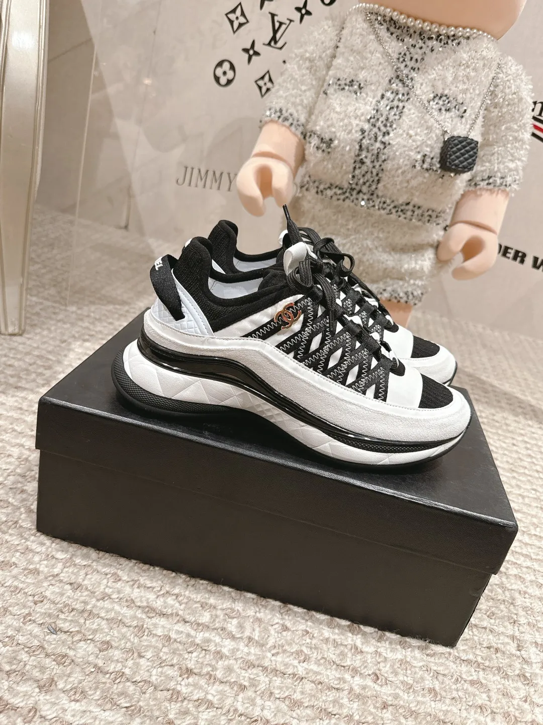 👟👟Ex-factory price 560👟👟Chanel Chanel dad shoes, casual sports shoes. This classic design; the upper is embroidered with various techniques; the outsole is fashionable and sporty; it is unusual to incorporate a variety of color matching elements... The diversified mix and match is very good-looking and versatile, casual, fashionable, sports, and outdoor can be taken into account... ꫛꫀꪝ Go➫ Material: ❶Upper is made of: Original imported first-layer silk cowhide + original waterproof cloth + original first-layer cowhide ❷Inner lining: original sheep lining ❸Outsole based on: original T👟👟Factory price U combination outsole Special counter boutique packaging complete set for women 35–41